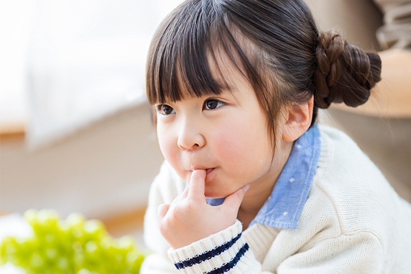 指しゃぶりに注意